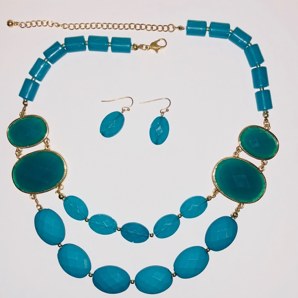 Necklace and earring set